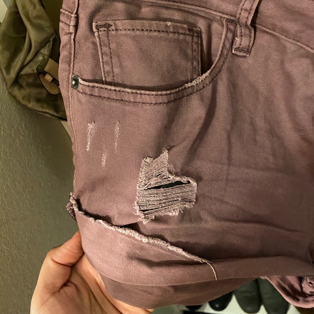 Shorts - Picture 3 of 4